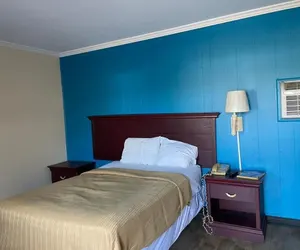 Photo 2 - Etown Motel
