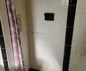 Photo 4 - Etown Motel