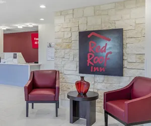 Photo 4 - Red Roof Inn Hutchins