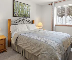 Photo 3 - 19 Mountainside 2 Bedroom Condo by RedAwning