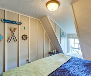 Photo 3 - Waterfront Vacation Rental Home on Lake Sinclair!