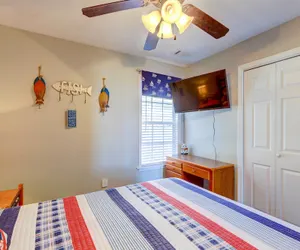 Photo 4 - Waterfront Vacation Rental Home on Lake Sinclair!
