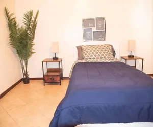 Photo 5 - 3BD 2BT Town Suite Minutes Away Medical Center