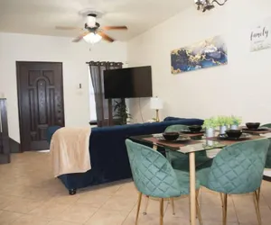 Photo 5 - Modern 2 bed 2-bath Next to University Utrgv