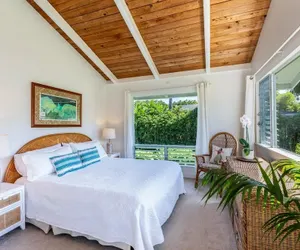 Photo 3 - Hanalei Hideaway 2 Bedroom Home by RedAwning