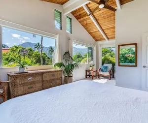Photo 4 - Hanalei Hideaway 2 Bedroom Home by RedAwning