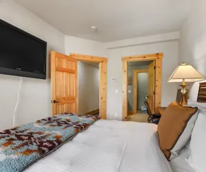 Photo 3 - Lavishness at Elevation â Timber Ridge 3 Bedroom 3 Condo by RedAwning