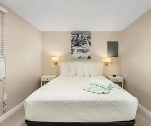 Photo 4 - 1030 Second Street 1 Bedroom Home by RedAwning