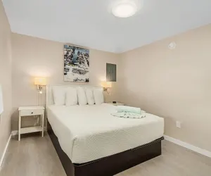 Photo 5 - 1030 Second Street 1 Bedroom Home by RedAwning