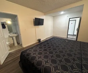 Photo 3 - Budget Inn Hollywood