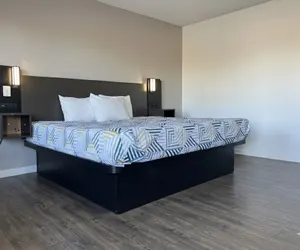 Photo 5 - Motel 6 Selma, CA