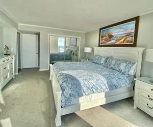 Photo 3 - 1712 North Hampton 3 Bedroom Condo