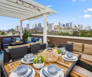 Photo 2 - Posh Dtwn Midtown Home w Stunning Roof-topterrace
