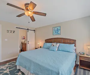 Photo 5 - Sea Winds On Siesta 2 Bedroom Condo by RedAwning
