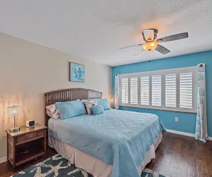 Photo 3 - Sea Winds On Siesta 2 Bedroom Condo by RedAwning