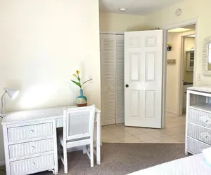 Photo 4 - Beachcomber 2 Bedroom Condo by RedAwning