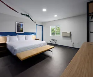 Photo 5 - LOGE Missoula