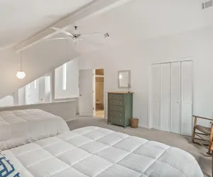 Photo 3 - Spacious 4 Bed, 3 Bath Home in Prime Location w/ Breathtaking Marsh Views