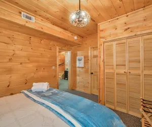 Photo 3 - Misty Creek Cabin Private 3 BDR w/ Game Room!