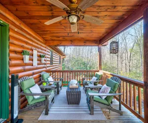 Photo 2 - Misty Creek Cabin Private 3 BDR w/ Game Room!
