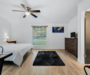 Photo 4 - Quiet 3 Bedroom Home Walkable to Zilker Park