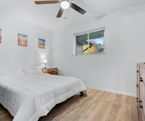 Photo 5 - Quiet 3 Bedroom Home Walkable to Zilker Park