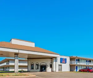 Photo 2 - Studio 6 Hammond, LA – I12 – I55