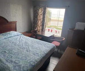 Photo 4 - Surf Motel and Apartments