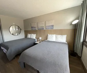 Photo 3 - Stone Creek Inn