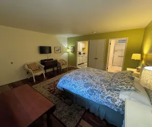 Photo 5 - Trinidad Inn