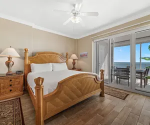 Photo 4 - Regency Isle 710
