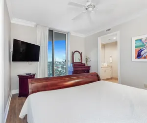 Photo 3 - Mediterranean West 301
