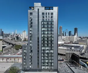 Photo 2 - Holiday Inn Express Long Island City E New York by IHG