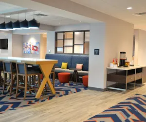 Photo 2 - Hampton Inn Cabot