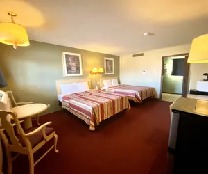 Photo 3 - Hillcrest Motel