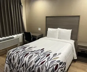 Photo 3 - Red Roof Inn Haltom City