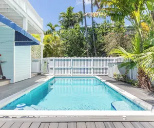 Photo 3 - Blue Heron by Avantstay Pool & BBQ in Key West