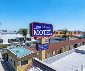 Photo 2 - Bell Manor Motel