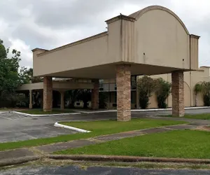 Photo 2 - Eco Inn Suites by Hotel O Baytown