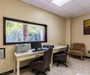 Photo 3 - Eco Inn Suites by Hotel O Baytown