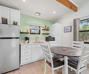 Photo 4 - Verbena Waterfront With Hot Tub