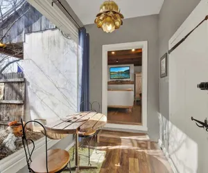 Photo 3 - Texas Two Step Guesthouse