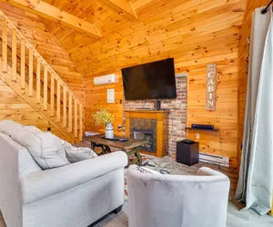 Photo 5 - Lakefront Cabin w/ Hot Tub: 6 Mi to Ski Resort!