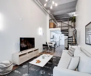 Photo 2 - Sosuite 1BR Loft w Park View, W/d, Gym, Lounge