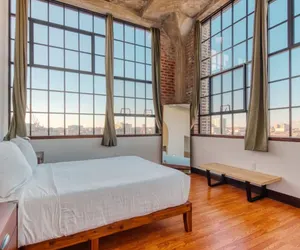 Photo 4 - Sosuite 2BR Penthouse w Balcony W D Gym