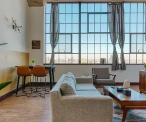 Photo 2 - Sosuite 2BR Penthouse w Balcony W D Gym
