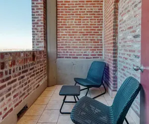 Photo 3 - Sosuite 2BR Penthouse w Balcony W D Gym
