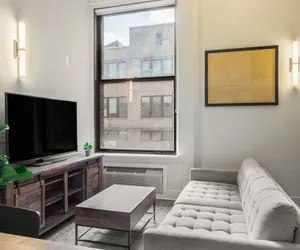 Photo 5 - Sosuite 2BR Loft w Shared W/d, Gym, Lounge