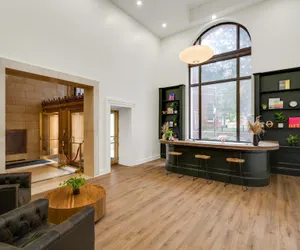 Photo 3 - Sosuite 2BR Loft w Shared W/d, Gym, Lounge