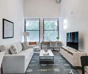 Photo 2 - Sosuite 1BR Loft w Park View, W/d, Gym, Lounge